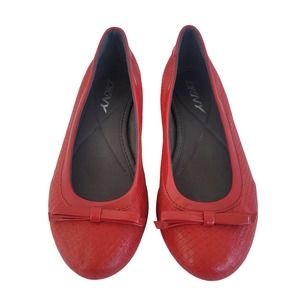 DKNY Coral faux snakeskin ballet flat size 6 NWOT